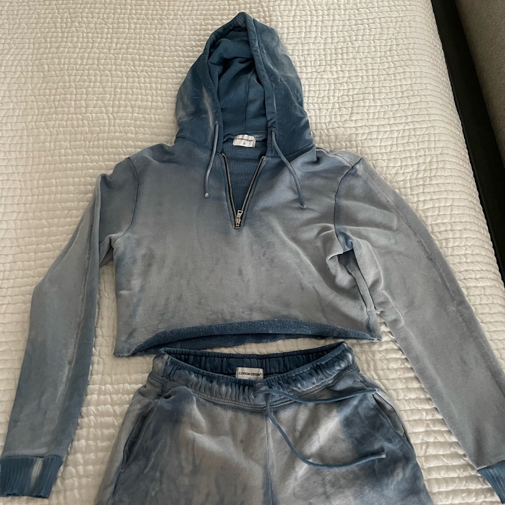 Cotton Citizen tie dye cropped sweatshirt and shorts set, blue, Sz.s.